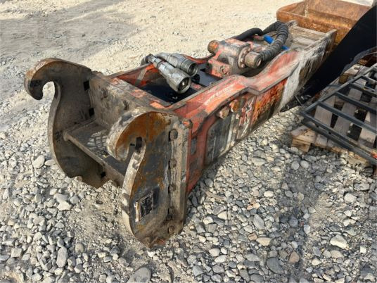 BRH NPK GH9 - Hidraulični čekić: slika BRH NPK GH9 - Hidraulični čekić BRH NPK GH9 - Hidraulični čekić: slika BRH NPK GH9 - Hidraulični čekić