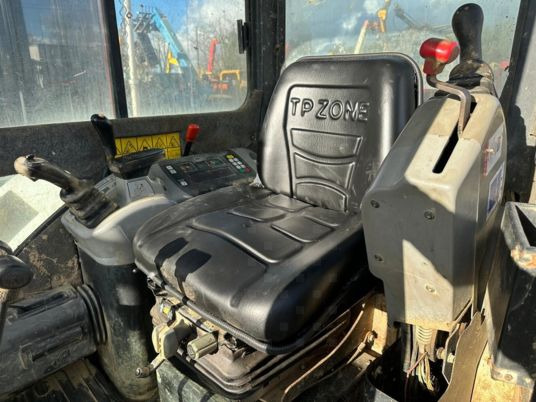 Bobcat 435 EG à 18 500 € HT - Mini bager: slika Bobcat 435 EG à 18 500 € HT - Mini bager Bobcat 435 EG à 18 500 € HT - Mini bager: slika Bobcat 435 EG à 18 500 € HT - Mini bager