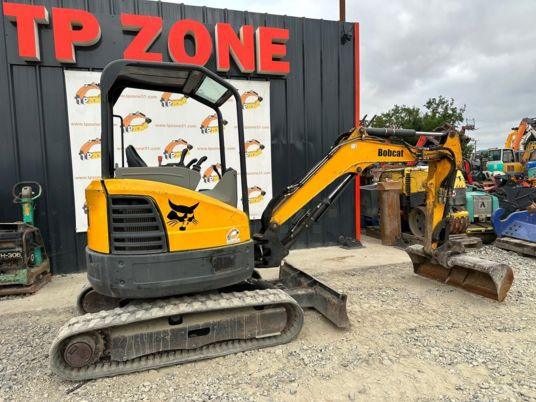 Bobcat E26 Canopy à 18500 € HT - Mini bager: slika Bobcat E26 Canopy à 18500 € HT - Mini bager Bobcat E26 Canopy à 18500 € HT - Mini bager: slika Bobcat E26 Canopy à 18500 € HT - Mini bager