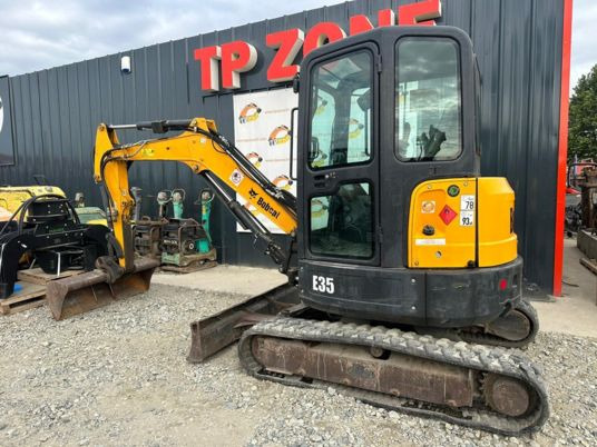 Mini bager Bobcat E35 Cabine à 23500 € HT: slika Mini bager Bobcat E35 Cabine à 23500 € HT