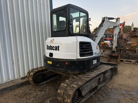 Bobcat E50 à 24900 € HT - Mini bager: slika Bobcat E50 à 24900 € HT - Mini bager Bobcat E50 à 24900 € HT - Mini bager: slika Bobcat E50 à 24900 € HT - Mini bager
