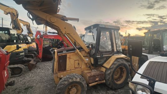 Caterpillar 428 à 13500 € HT - Rovokopač-utovarivač: slika  Caterpillar 428 à 13500 € HT - Rovokopač-utovarivač Caterpillar 428 à 13500 € HT - Rovokopač-utovarivač: slika  Caterpillar 428 à 13500 € HT - Rovokopač-utovarivač