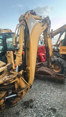 Caterpillar 428 à 13500 € HT - Rovokopač-utovarivač: slika  Caterpillar 428 à 13500 € HT - Rovokopač-utovarivač Caterpillar 428 à 13500 € HT - Rovokopač-utovarivač: slika  Caterpillar 428 à 13500 € HT - Rovokopač-utovarivač