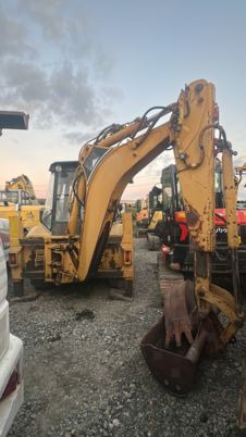 Caterpillar 428 à 13500 € HT - Rovokopač-utovarivač: slika  Caterpillar 428 à 13500 € HT - Rovokopač-utovarivač Caterpillar 428 à 13500 € HT - Rovokopač-utovarivač: slika  Caterpillar 428 à 13500 € HT - Rovokopač-utovarivač