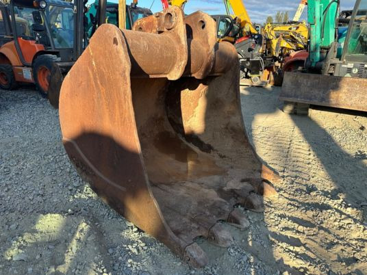 Godet de terrassement pour pelle - Korpa za bager: slika Godet de terrassement pour pelle - Korpa za bager Godet de terrassement pour pelle - Korpa za bager: slika Godet de terrassement pour pelle - Korpa za bager