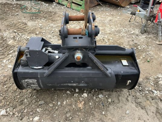 Godet inclinable - axe 45 mm - Korpa: slika Godet inclinable - axe 45 mm - Korpa Godet inclinable - axe 45 mm - Korpa: slika Godet inclinable - axe 45 mm - Korpa