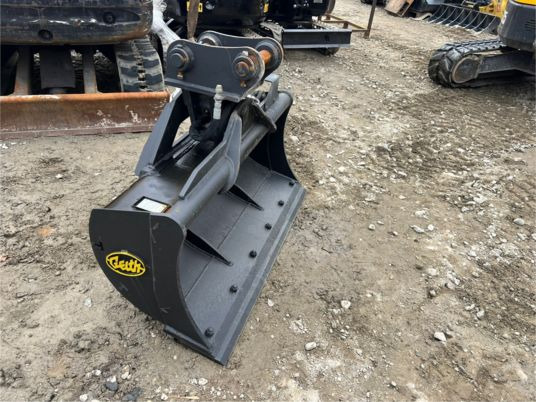 Godet inclinable - axe 45 mm - Korpa: slika Godet inclinable - axe 45 mm - Korpa Godet inclinable - axe 45 mm - Korpa: slika Godet inclinable - axe 45 mm - Korpa