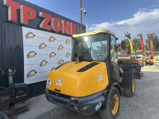 JCB 406 à 23500 € HT - Zglobni utovarivač: slika JCB 406 à 23500 € HT - Zglobni utovarivač JCB 406 à 23500 € HT - Zglobni utovarivač: slika JCB 406 à 23500 € HT - Zglobni utovarivač