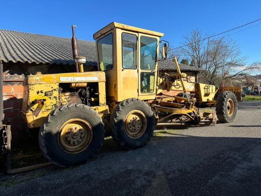 Grejder John Deere 570 A à 12 900 € HT: slika Grejder John Deere 570 A à 12 900 € HT