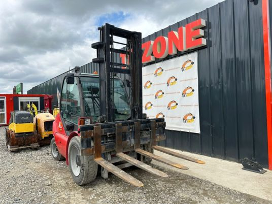 Manitou MSI40 Cabine à 27900 € HT - Diesel viličar: slika  Manitou MSI40 Cabine à 27900 € HT - Diesel viličar Manitou MSI40 Cabine à 27900 € HT - Diesel viličar: slika  Manitou MSI40 Cabine à 27900 € HT - Diesel viličar