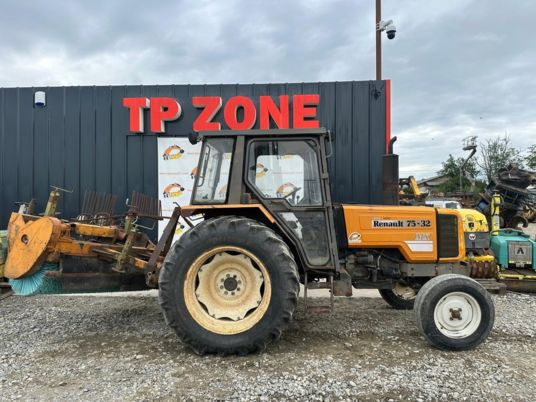 Renault TRACTEUR 75-32 à 9900 € HT - Traktor: slika Renault TRACTEUR 75-32 à 9900 € HT - Traktor Renault TRACTEUR 75-32 à 9900 € HT - Traktor: slika Renault TRACTEUR 75-32 à 9900 € HT - Traktor