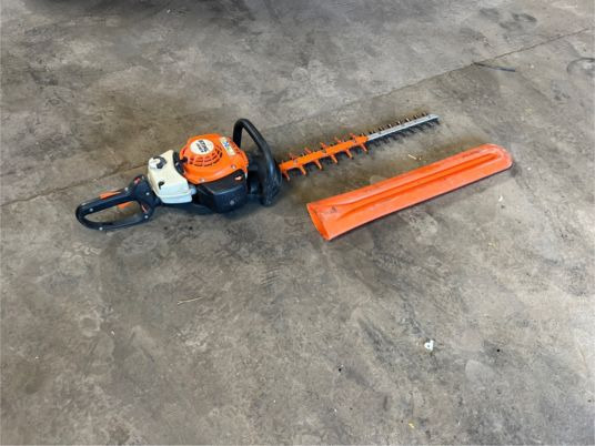 Taille haies thermique STIHL HS 82 R - Alat/ Oprema: slika Taille haies thermique STIHL HS 82 R - Alat/ Oprema Taille haies thermique STIHL HS 82 R - Alat/ Oprema: slika Taille haies thermique STIHL HS 82 R - Alat/ Oprema