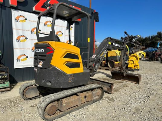 Volvo ECR25D à 23900 euros HT - Mini bager: slika Volvo ECR25D à 23900 euros HT - Mini bager Volvo ECR25D à 23900 euros HT - Mini bager: slika Volvo ECR25D à 23900 euros HT - Mini bager