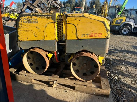 Wacker Neuson RT82-SC2 - Mini valjak: slika Wacker Neuson RT82-SC2 - Mini valjak Wacker Neuson RT82-SC2 - Mini valjak: slika Wacker Neuson RT82-SC2 - Mini valjak