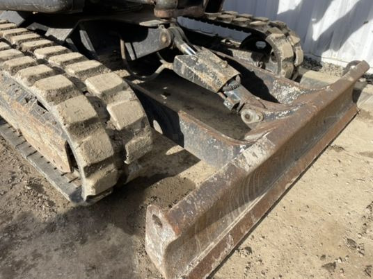 Mini bager Yanmar VIO25-4 Canopy: slika Mini bager Yanmar VIO25-4 Canopy Mini bager Yanmar VIO25-4 Canopy: slika Mini bager Yanmar VIO25-4 Canopy