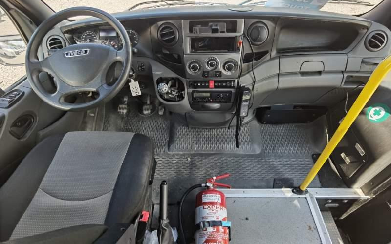 Prigradski autobus Iveco Daily 23 miejsca, KLIMA, WEBASTO: slika Prigradski autobus Iveco Daily 23 miejsca, KLIMA, WEBASTO