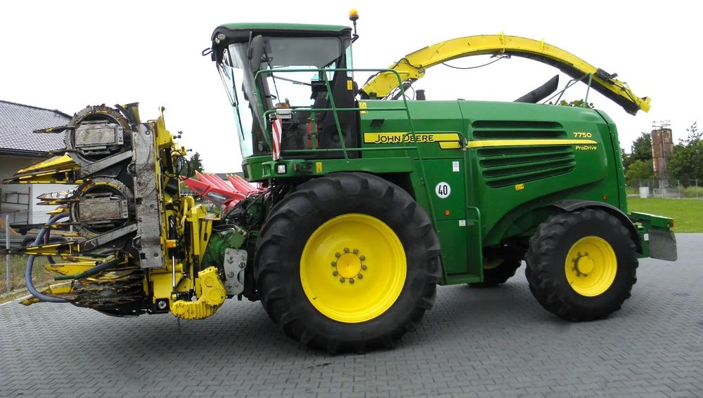 John Deere 7750 ProDrive 2008 Rok, +Kemper 375, +podbieracz do traw, Nie Malowany, Stan Bardzo Dobry - Silažni kombajn: slika John Deere 7750 ProDrive 2008 Rok, +Kemper 375, +podbieracz do traw, Nie Malowany, Stan Bardzo Dobry - Silažni kombajn John Deere 7750 ProDrive 2008 Rok, +Kemper 375, +podbieracz do traw, Nie Malowany, Stan Bardzo Dobry - Silažni kombajn: slika John Deere 7750 ProDrive 2008 Rok, +Kemper 375, +podbieracz do traw, Nie Malowany, Stan Bardzo Dobry - Silažni kombajn