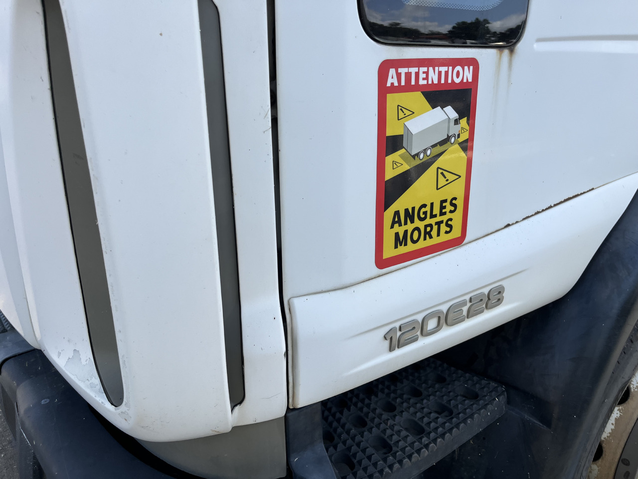 IVECO Eurocargo 120e28 - Kamion sandučar: slika IVECO Eurocargo 120e28 - Kamion sandučar IVECO Eurocargo 120e28 - Kamion sandučar: slika IVECO Eurocargo 120e28 - Kamion sandučar