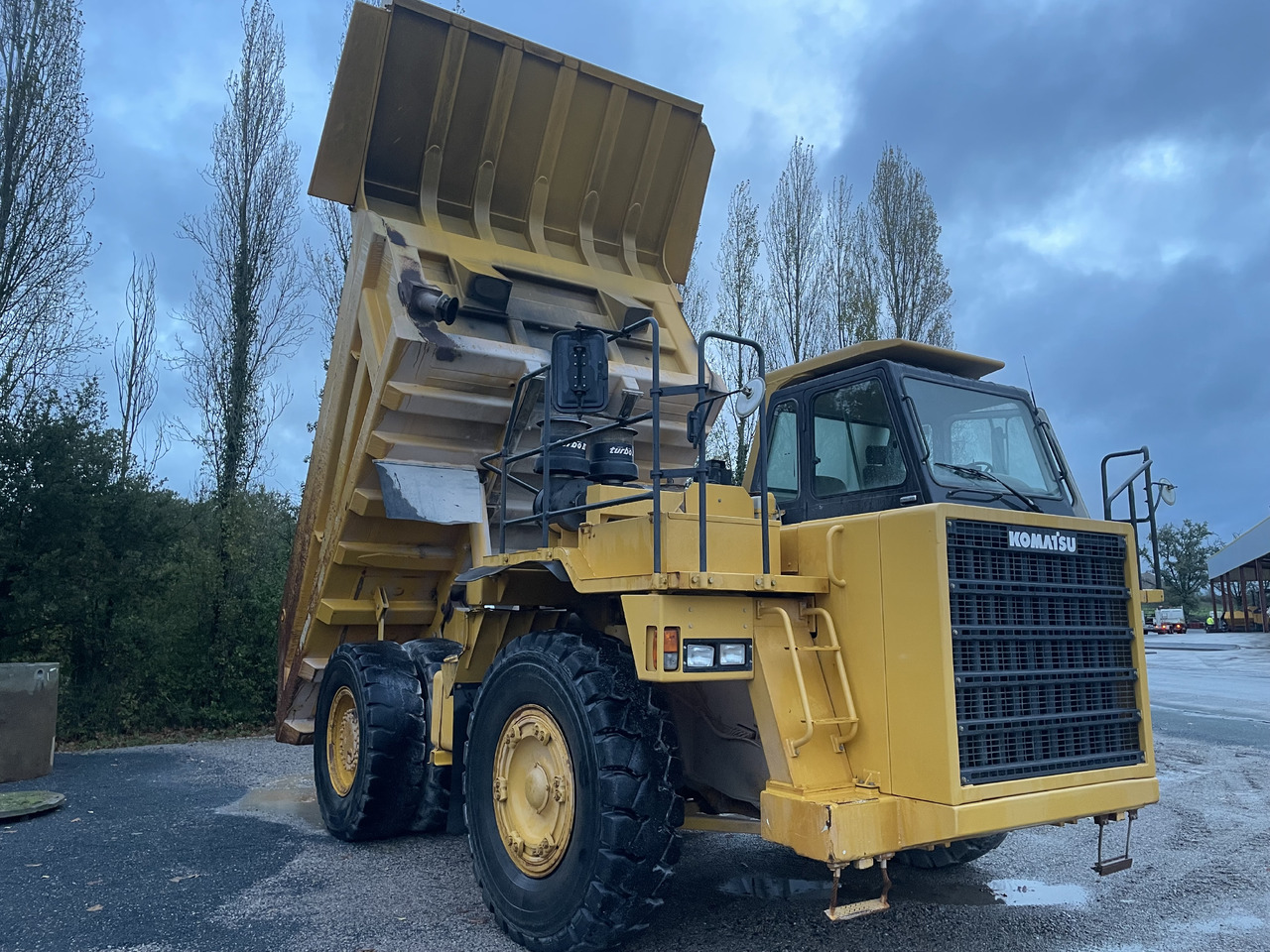 KOMATSU Hd405-6 - Kruti istovarivač/ Kamion za prijevoz kamenja: slika KOMATSU Hd405-6 - Kruti istovarivač/ Kamion za prijevoz kamenja KOMATSU Hd405-6 - Kruti istovarivač/ Kamion za prijevoz kamenja: slika KOMATSU Hd405-6 - Kruti istovarivač/ Kamion za prijevoz kamenja