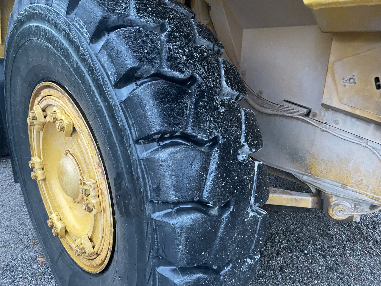 KOMATSU Hd405-6 - Kruti istovarivač/ Kamion za prijevoz kamenja: slika KOMATSU Hd405-6 - Kruti istovarivač/ Kamion za prijevoz kamenja KOMATSU Hd405-6 - Kruti istovarivač/ Kamion za prijevoz kamenja: slika KOMATSU Hd405-6 - Kruti istovarivač/ Kamion za prijevoz kamenja