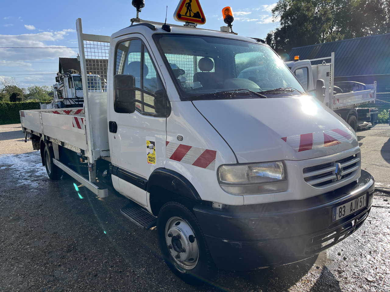 Renault Mascott 2L8 dci 130cv plateau hayon - Kamion s otvorenim sandukom: slika Renault Mascott 2L8 dci 130cv plateau hayon - Kamion s otvorenim sandukom Renault Mascott 2L8 dci 130cv plateau hayon - Kamion s otvorenim sandukom: slika Renault Mascott 2L8 dci 130cv plateau hayon - Kamion s otvorenim sandukom