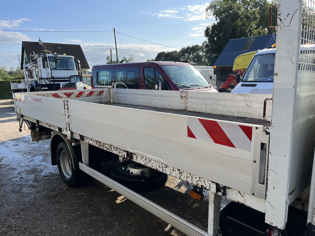 Renault Mascott 2L8 dci 130cv plateau hayon - Kamion s otvorenim sandukom: slika Renault Mascott 2L8 dci 130cv plateau hayon - Kamion s otvorenim sandukom Renault Mascott 2L8 dci 130cv plateau hayon - Kamion s otvorenim sandukom: slika Renault Mascott 2L8 dci 130cv plateau hayon - Kamion s otvorenim sandukom