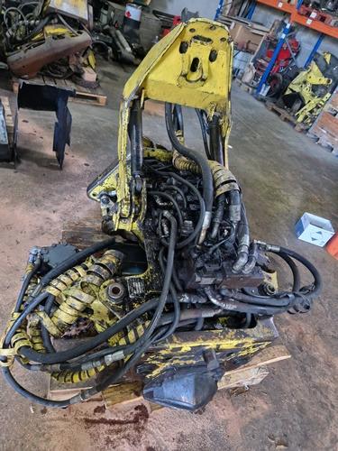 John Deere H 752 - Šumarski stroj za krčenje: slika John Deere H 752 - Šumarski stroj za krčenje John Deere H 752 - Šumarski stroj za krčenje: slika John Deere H 752 - Šumarski stroj za krčenje