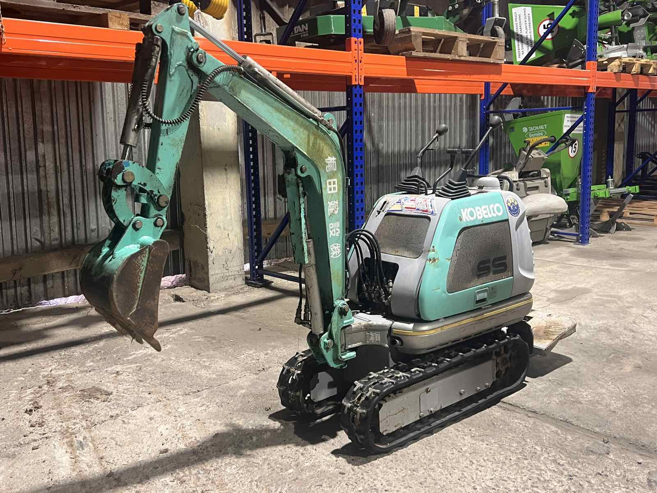 KOBELCO SS1 - Mini bager: slika KOBELCO SS1 - Mini bager KOBELCO SS1 - Mini bager: slika KOBELCO SS1 - Mini bager