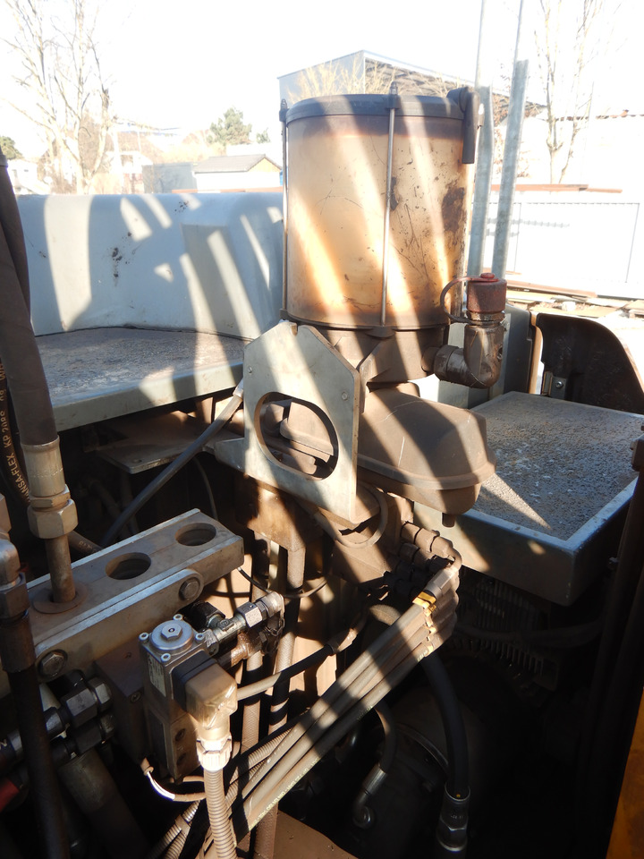 Zakup LIEBHERR LH 30 Industry LIEBHERR LH 30 Industry: slika Zakup LIEBHERR LH 30 Industry LIEBHERR LH 30 Industry