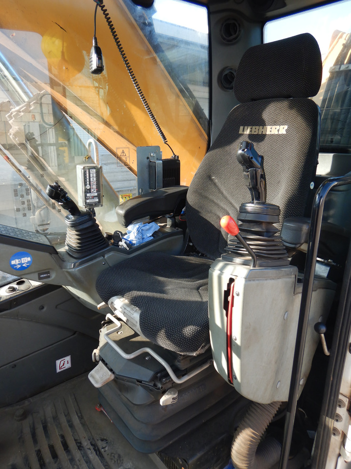 Zakup LIEBHERR LH 30 Industry LIEBHERR LH 30 Industry: slika Zakup LIEBHERR LH 30 Industry LIEBHERR LH 30 Industry