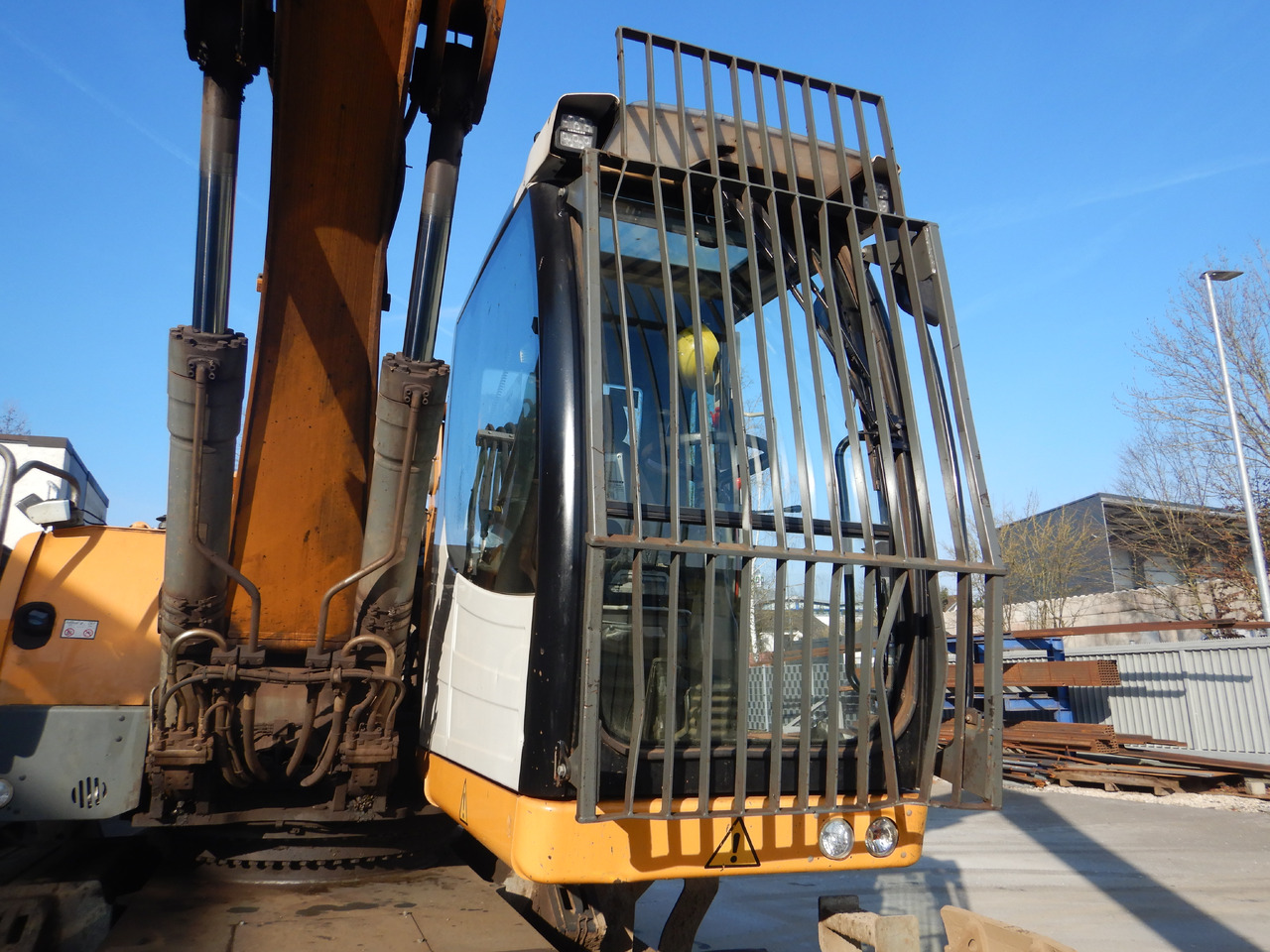 Zakup LIEBHERR LH 30 Industry LIEBHERR LH 30 Industry: slika Zakup LIEBHERR LH 30 Industry LIEBHERR LH 30 Industry