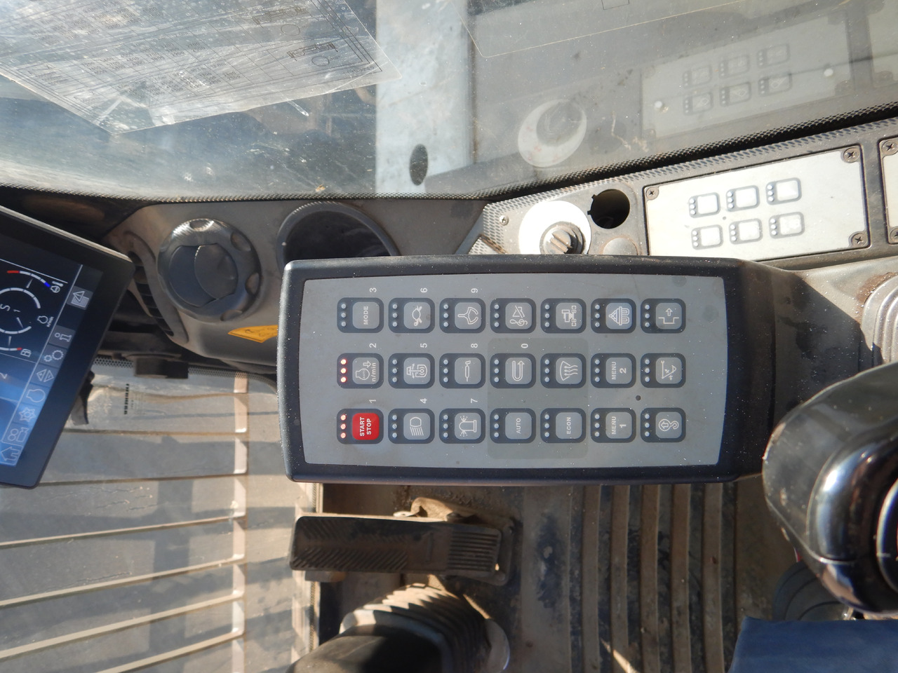 Zakup LIEBHERR LH 30 Industry LIEBHERR LH 30 Industry: slika Zakup LIEBHERR LH 30 Industry LIEBHERR LH 30 Industry