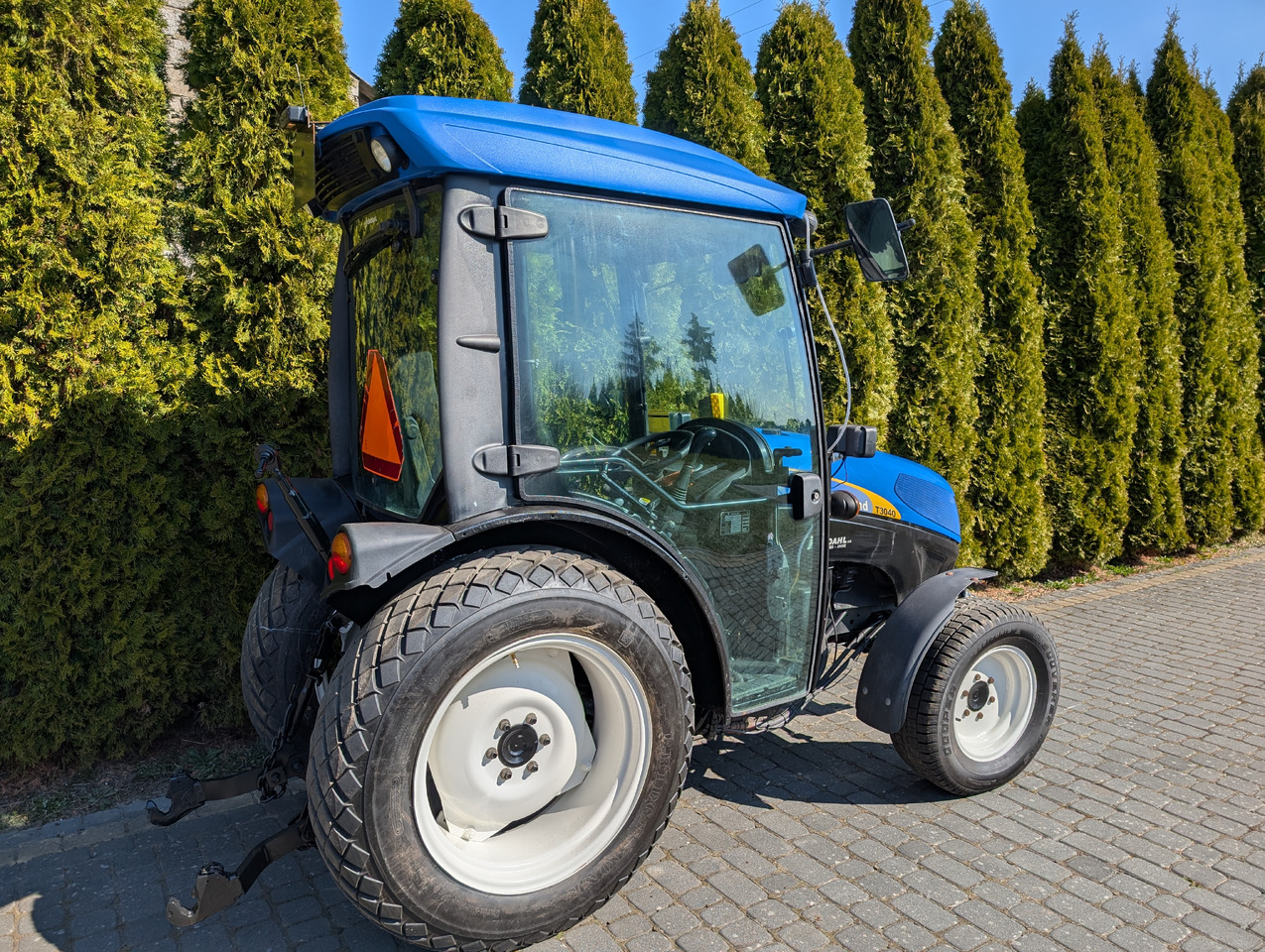 New Holland T3040F - Mali traktor: slika New Holland T3040F - Mali traktor New Holland T3040F - Mali traktor: slika New Holland T3040F - Mali traktor