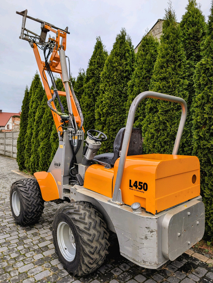 INTRAC L450 - Poljoprivredni strojevi: slika INTRAC L450 - Poljoprivredni strojevi INTRAC L450 - Poljoprivredni strojevi: slika INTRAC L450 - Poljoprivredni strojevi