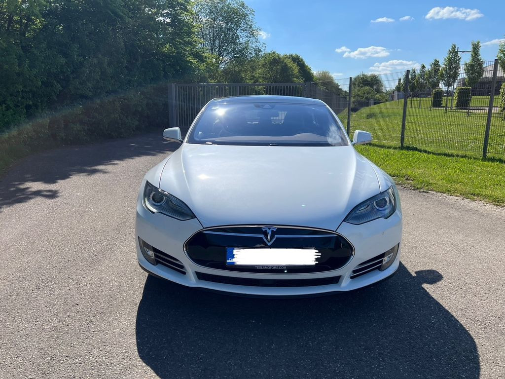 Tesla Model S 85D No free SC - Automobil: slika Tesla Model S 85D No free SC - Automobil Tesla Model S 85D No free SC - Automobil: slika Tesla Model S 85D No free SC - Automobil