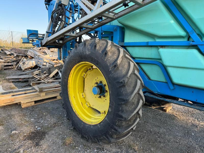 BERTHOUD MAXXOR 40 - Vučena prskalica: slika BERTHOUD MAXXOR 40 - Vučena prskalica BERTHOUD MAXXOR 40 - Vučena prskalica: slika BERTHOUD MAXXOR 40 - Vučena prskalica