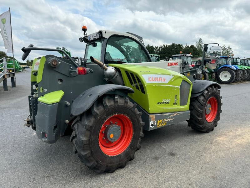 CLAAS SCORPION 7044 - Teleskopski rukovatelj: slika CLAAS SCORPION 7044 - Teleskopski rukovatelj CLAAS SCORPION 7044 - Teleskopski rukovatelj: slika CLAAS SCORPION 7044 - Teleskopski rukovatelj