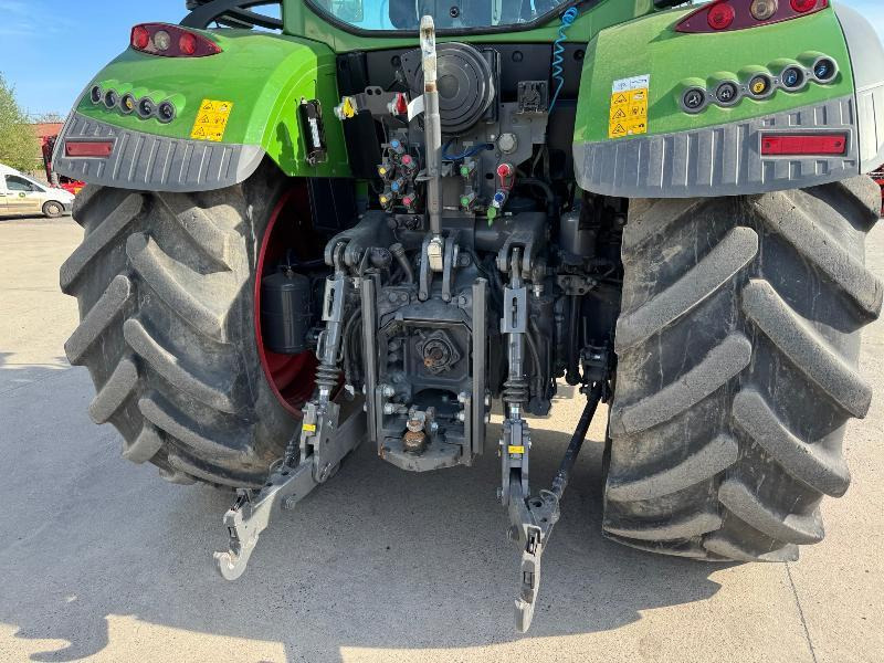 FENDT 720 PROFI PLUS - Traktor: slika FENDT 720 PROFI PLUS - Traktor FENDT 720 PROFI PLUS - Traktor: slika FENDT 720 PROFI PLUS - Traktor