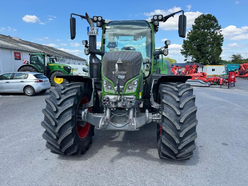 FENDT 724 PROFI PLUS - Traktor: slika FENDT 724 PROFI PLUS - Traktor FENDT 724 PROFI PLUS - Traktor: slika FENDT 724 PROFI PLUS - Traktor