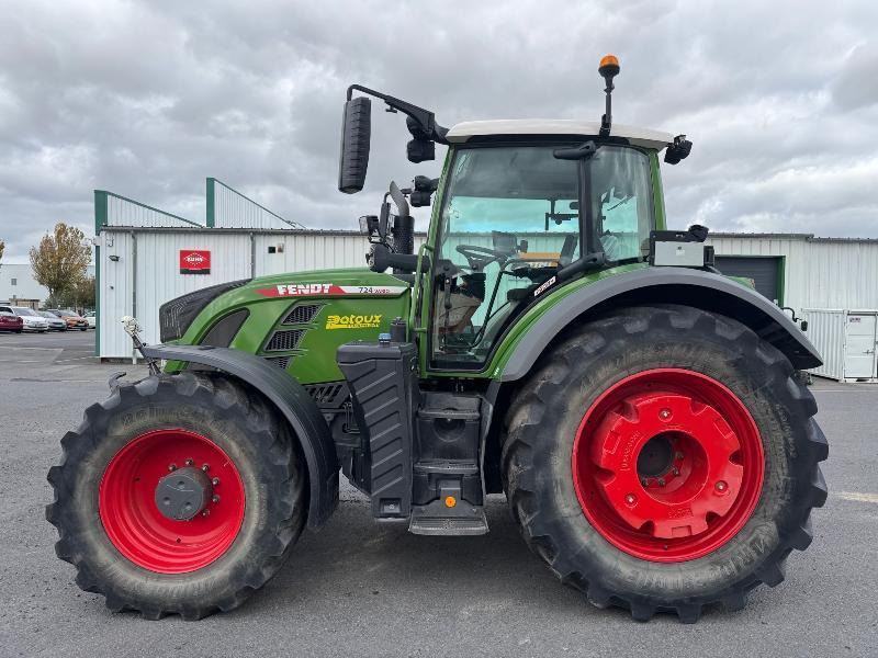 FENDT 724 PROFI PLUS - Traktor: slika FENDT 724 PROFI PLUS - Traktor FENDT 724 PROFI PLUS - Traktor: slika FENDT 724 PROFI PLUS - Traktor