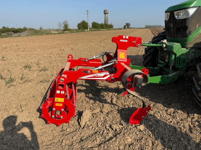 GRIMME FA200 - Stroj za krumpir: slika GRIMME FA200 - Stroj za krumpir GRIMME FA200 - Stroj za krumpir: slika GRIMME FA200 - Stroj za krumpir