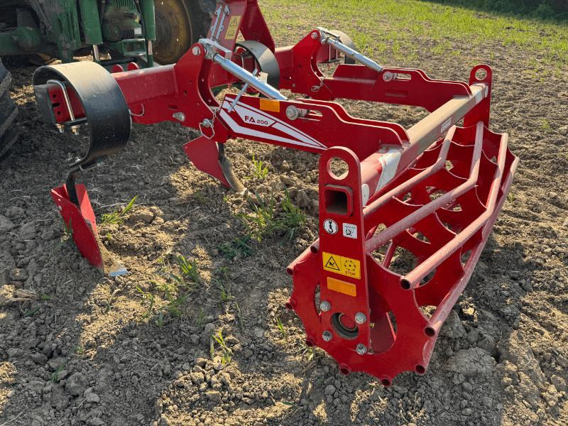 GRIMME FA200 - Stroj za krumpir: slika GRIMME FA200 - Stroj za krumpir GRIMME FA200 - Stroj za krumpir: slika GRIMME FA200 - Stroj za krumpir