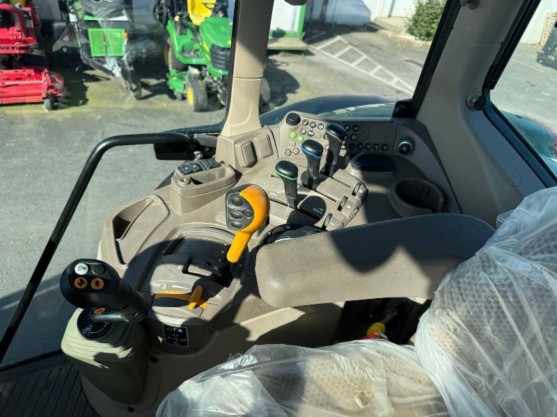 Traktor JOHN DEERE 6120M: slika Traktor JOHN DEERE 6120M