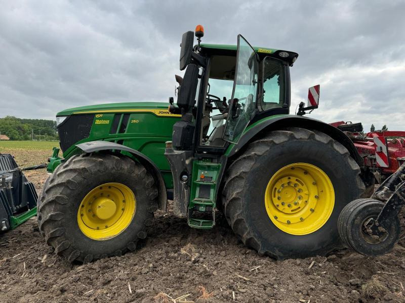 JOHN DEERE 6R250 - Traktor: slika JOHN DEERE 6R250 - Traktor JOHN DEERE 6R250 - Traktor: slika JOHN DEERE 6R250 - Traktor