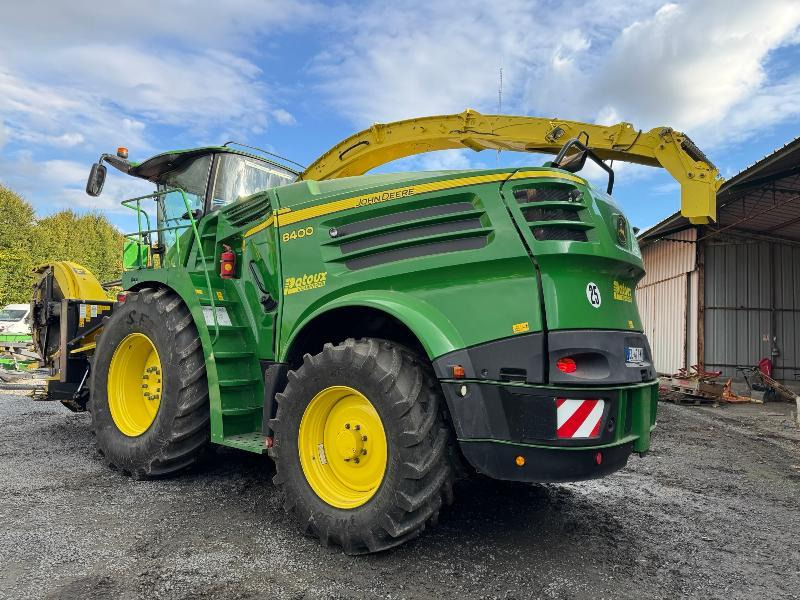 Silažni kombajn JOHN DEERE 8400: slika Silažni kombajn JOHN DEERE 8400