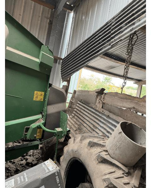 JOHN DEERE V461M - Rolo balirka: slika JOHN DEERE V461M - Rolo balirka JOHN DEERE V461M - Rolo balirka: slika JOHN DEERE V461M - Rolo balirka