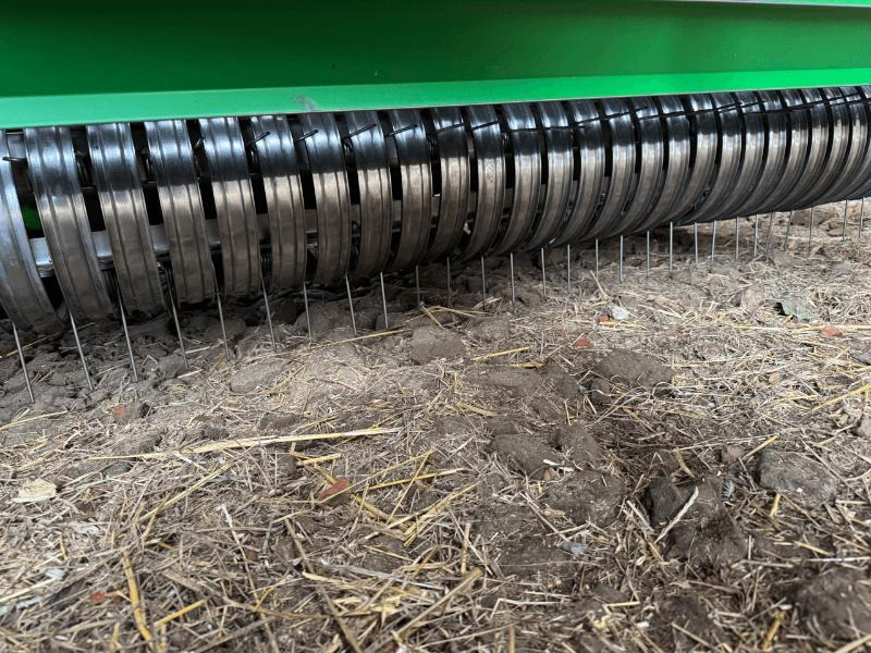 JOHN DEERE V461M - Rolo balirka: slika JOHN DEERE V461M - Rolo balirka JOHN DEERE V461M - Rolo balirka: slika JOHN DEERE V461M - Rolo balirka