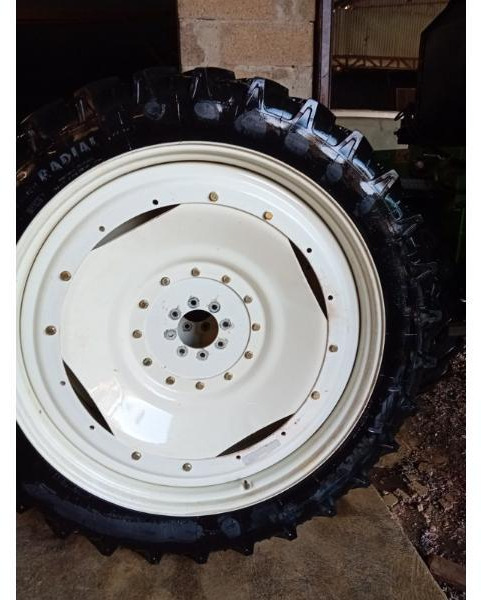 Gume i felge KLEBER 270/95R48: slika Gume i felge KLEBER 270/95R48