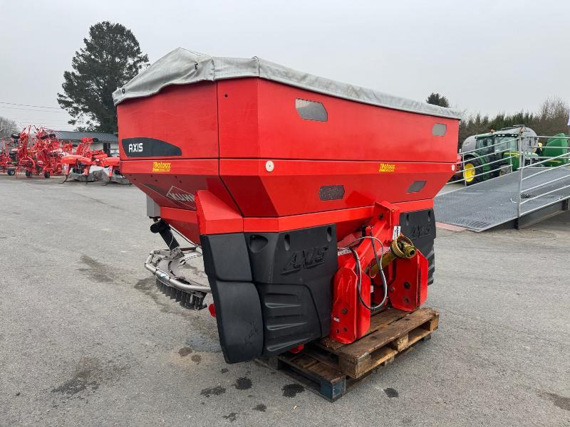 KUHN AXIS50.1W - Rasipač gnojiva: slika KUHN AXIS50.1W - Rasipač gnojiva KUHN AXIS50.1W - Rasipač gnojiva: slika KUHN AXIS50.1W - Rasipač gnojiva
