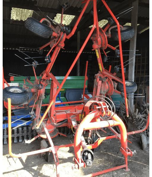 KUHN GF5801 - Prevrtač sijena/ Grabulje: slika KUHN GF5801 - Prevrtač sijena/ Grabulje KUHN GF5801 - Prevrtač sijena/ Grabulje: slika KUHN GF5801 - Prevrtač sijena/ Grabulje